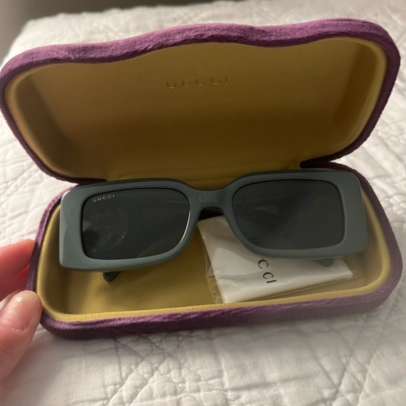 Gucci Sunglasses Model GG1325S - Picture 10 of 13